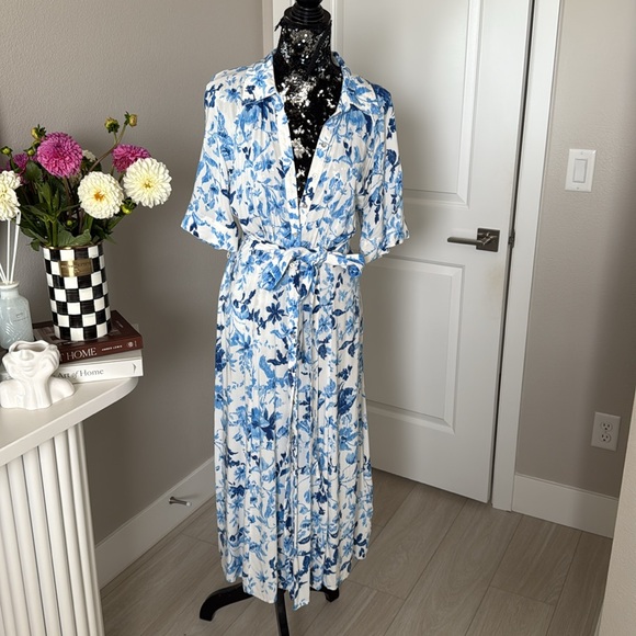 H&M Blue and White Floral Maxi Dress - Picture 1 of 6